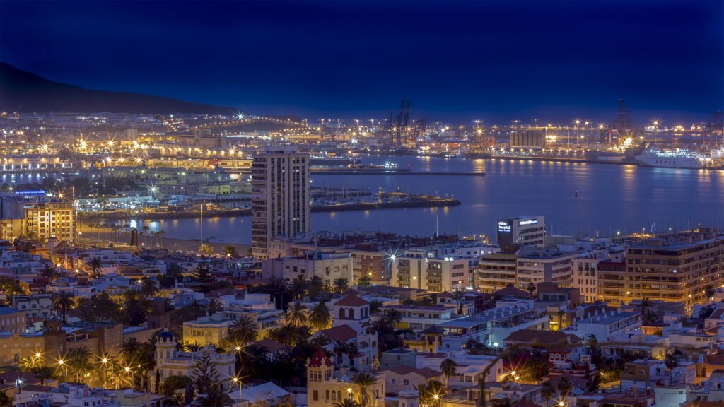 Night view of the city of Las Palmas